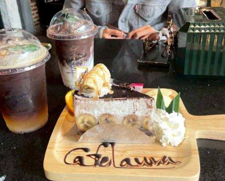 cafe laura bar and restaurant สาขา3-นครนายก
